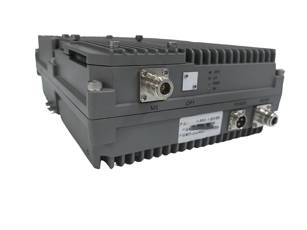  永仁三频手机信号接收器2000㎡