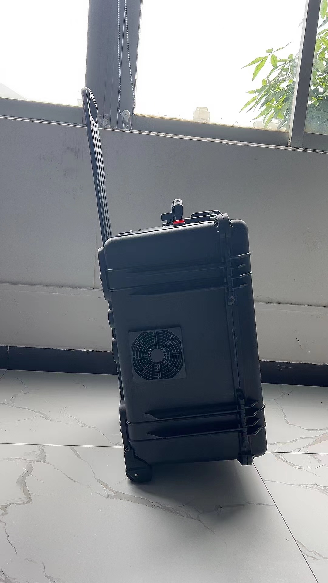 永仁手拉箱型移动通信干扰器